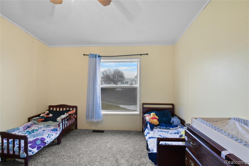 2330 CHARTER OAK Court, Newport, MI 48166 — Photo 38