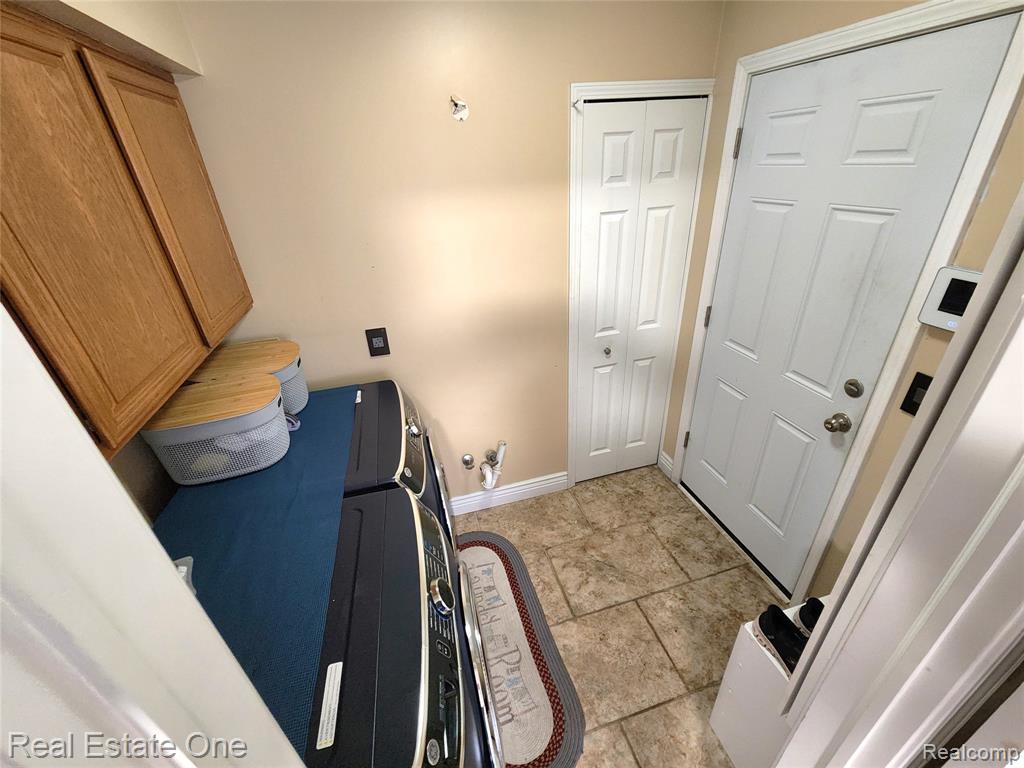 45529 Essex Drive, Macomb, MI 48044 — Photo 14