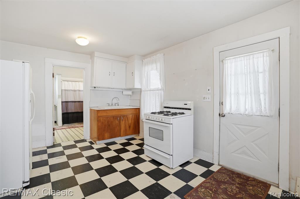 226 Franklin Street, Milford, MI 48381 — Photo 13