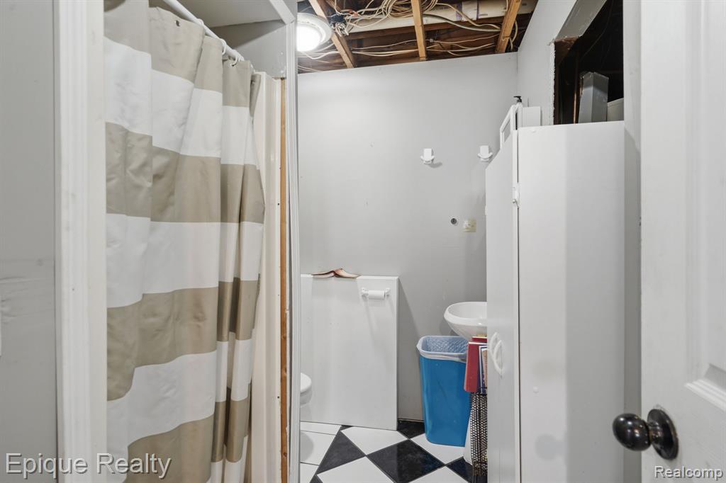 2706 Genes Drive, Auburn Hills, MI 48326 — Photo 14