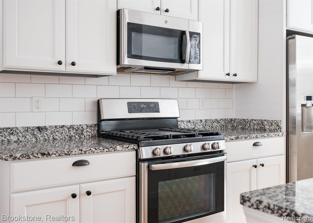 512 Midland Boulevard, Royal Oak, MI 48073 — Photo 8