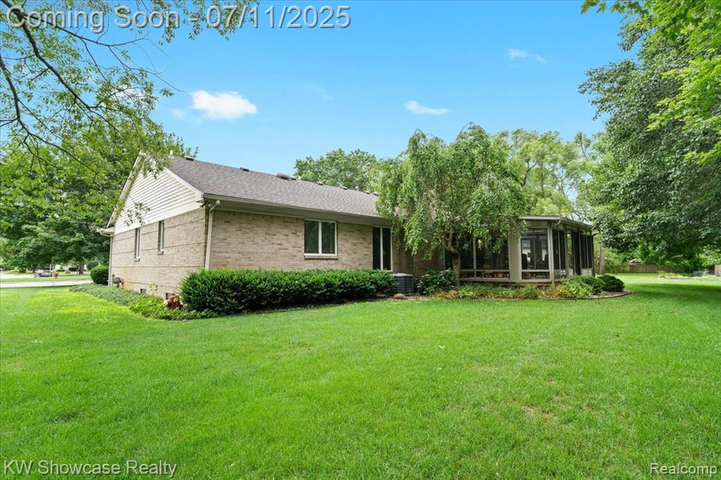 773 Sibley Court, Wixom, MI 48393 — Photo 23