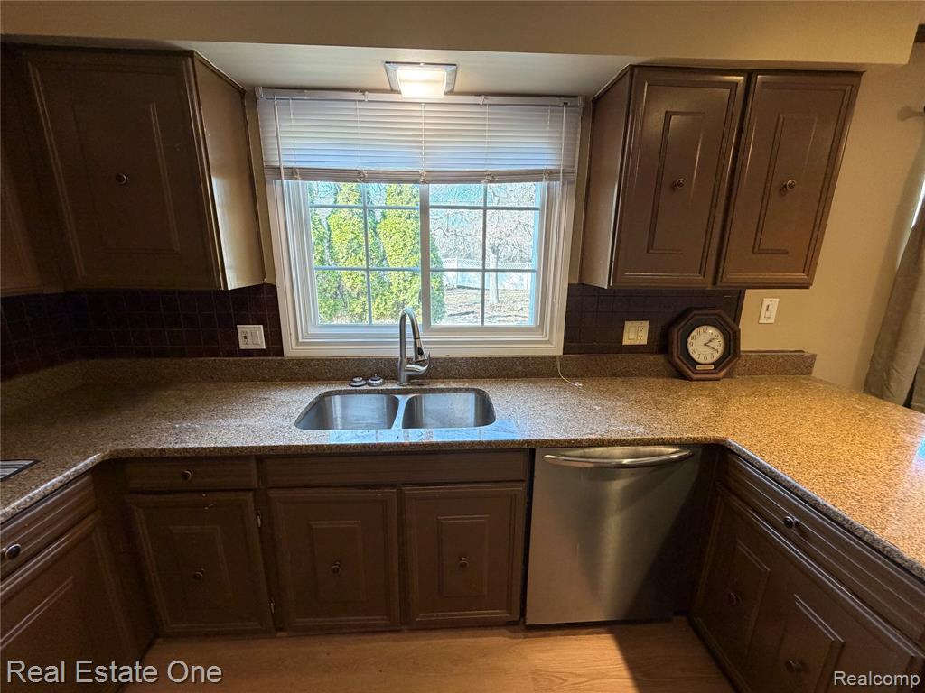 7068 Heather Heath, West Bloomfield, MI — Photo 16