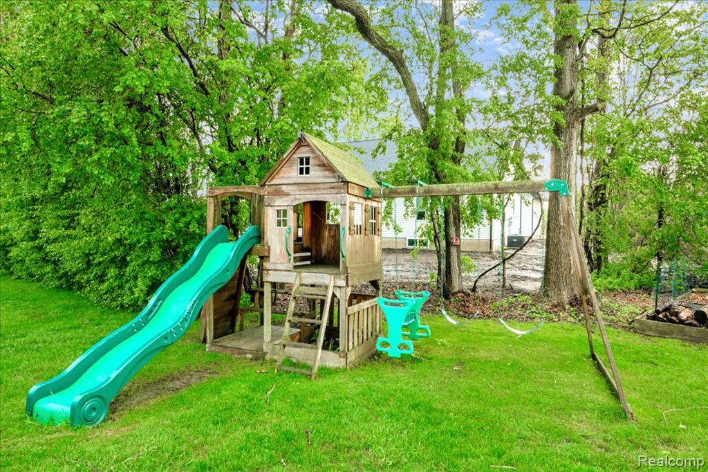 2376 Joseph Tamron Drive W, St. Clair, MI 48079 — Photo 40