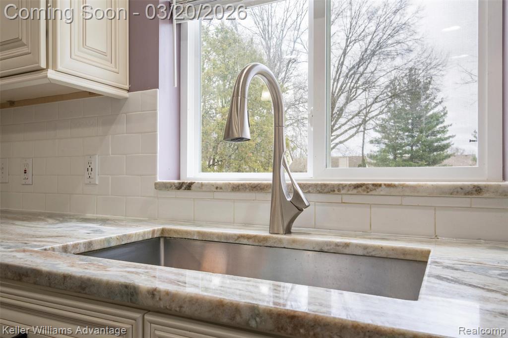 9114 Cardwell Street, Livonia, MI 48150 — Photo 28