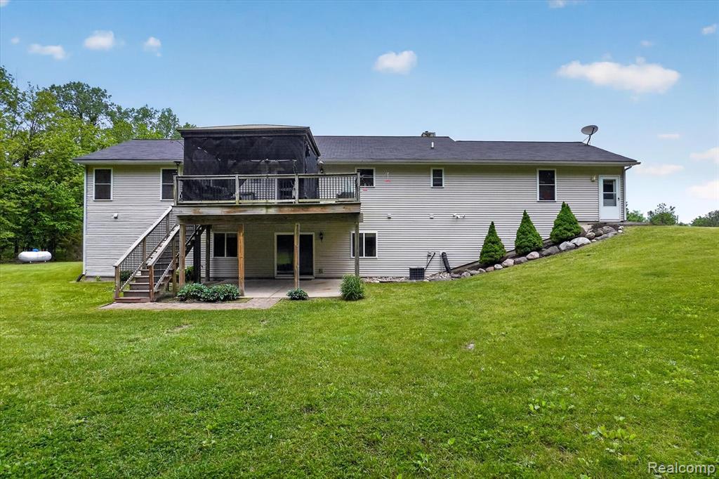 9565 Crofoot Road, Fowlerville, MI 48836 — Photo 39