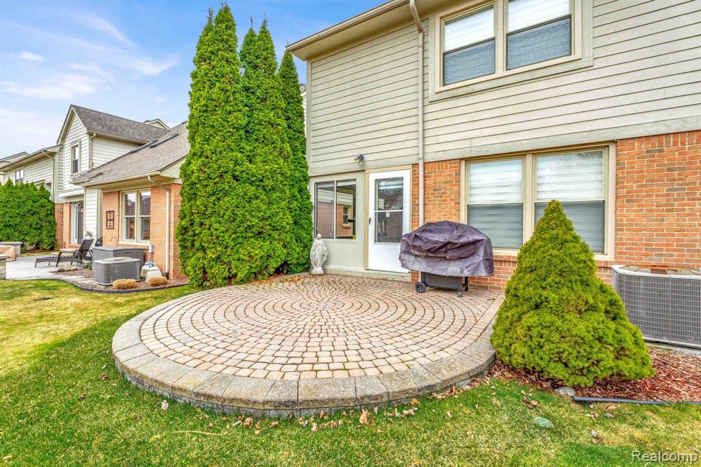 43576 INGLENOOK, Sterling Heights, MI 48314 — Photo 73