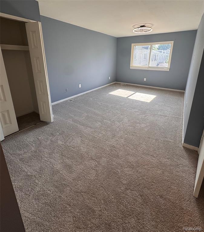 8557 Winchester Drive, Sterling Heights, MI 48313 — Photo 15