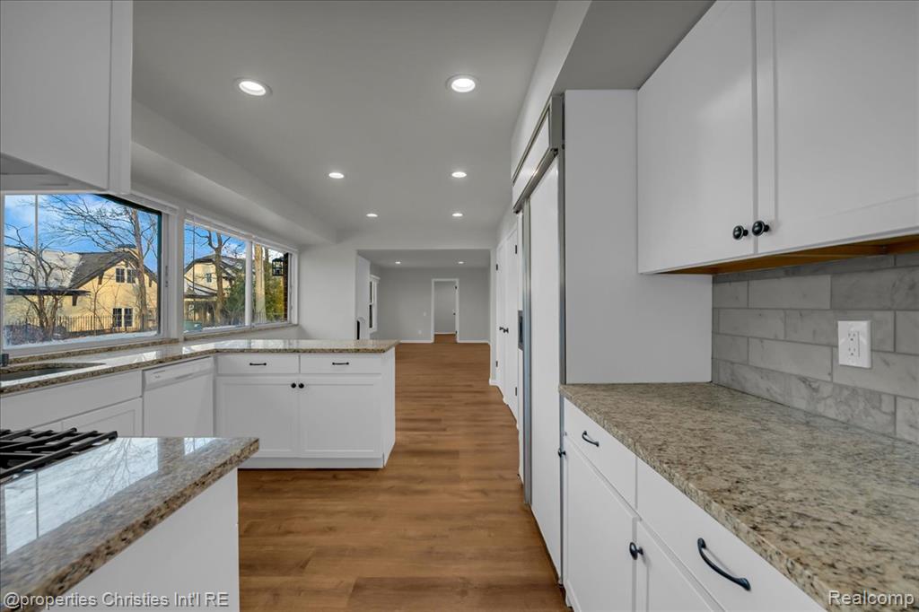 4970 Hardwoods Drive, West Bloomfield, MI 48323 — Photo 10