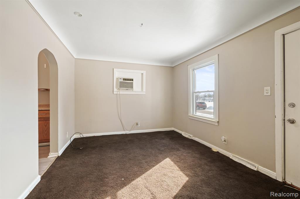 7583 Hudson Avenue, Warren, MI 48091 — Photo 5