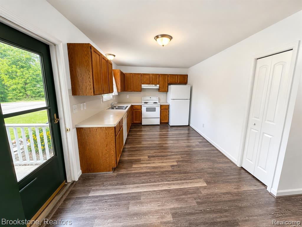 801 S 15TH Street, St. Clair, MI 48079 — Photo 3