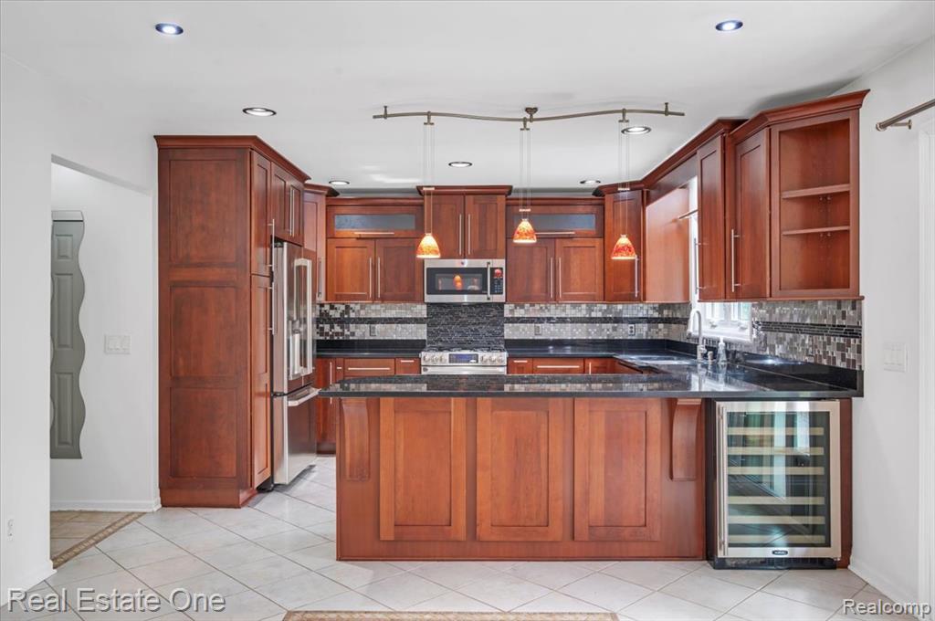 751 Bristol Lane, Clarkston, MI 48348 — Photo 7