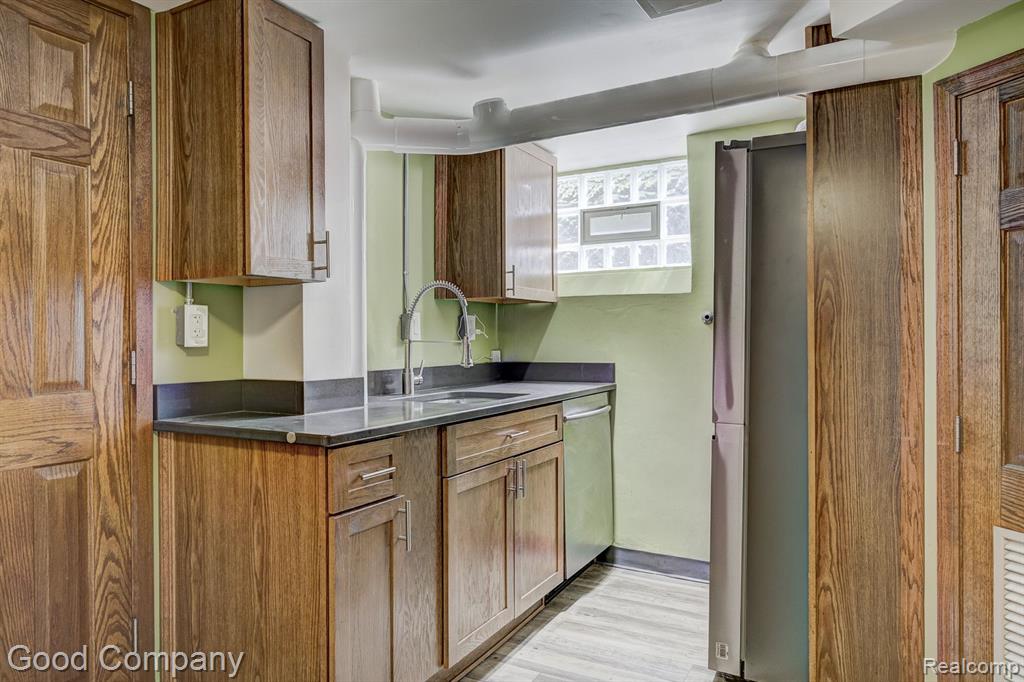 637 S CONNECTICUT Unit 2, Royal Oak, MI 48067 — Photo 8