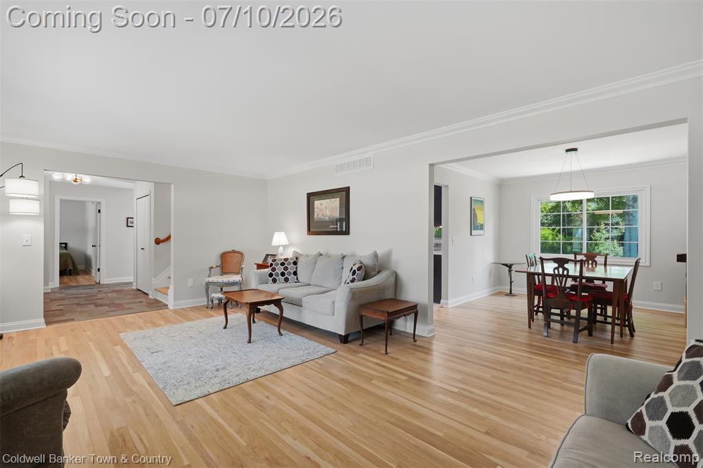 4301 Macqueen Drive, West Bloomfield, MI 48323 — Photo 8