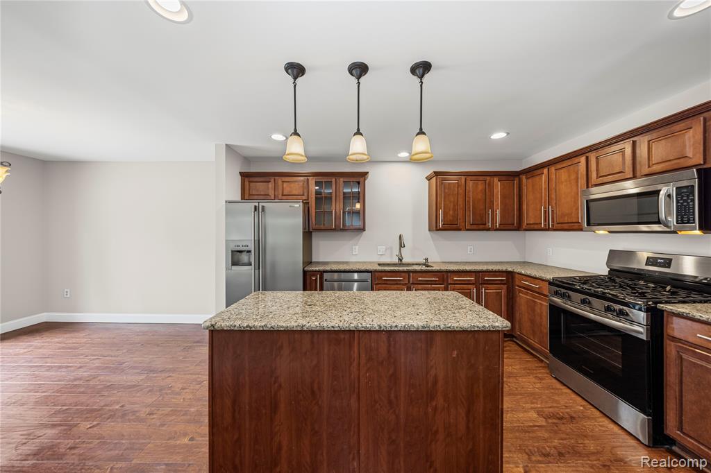740 Eastbridge Court, Rochester Hills, MI 48307 — Photo 13