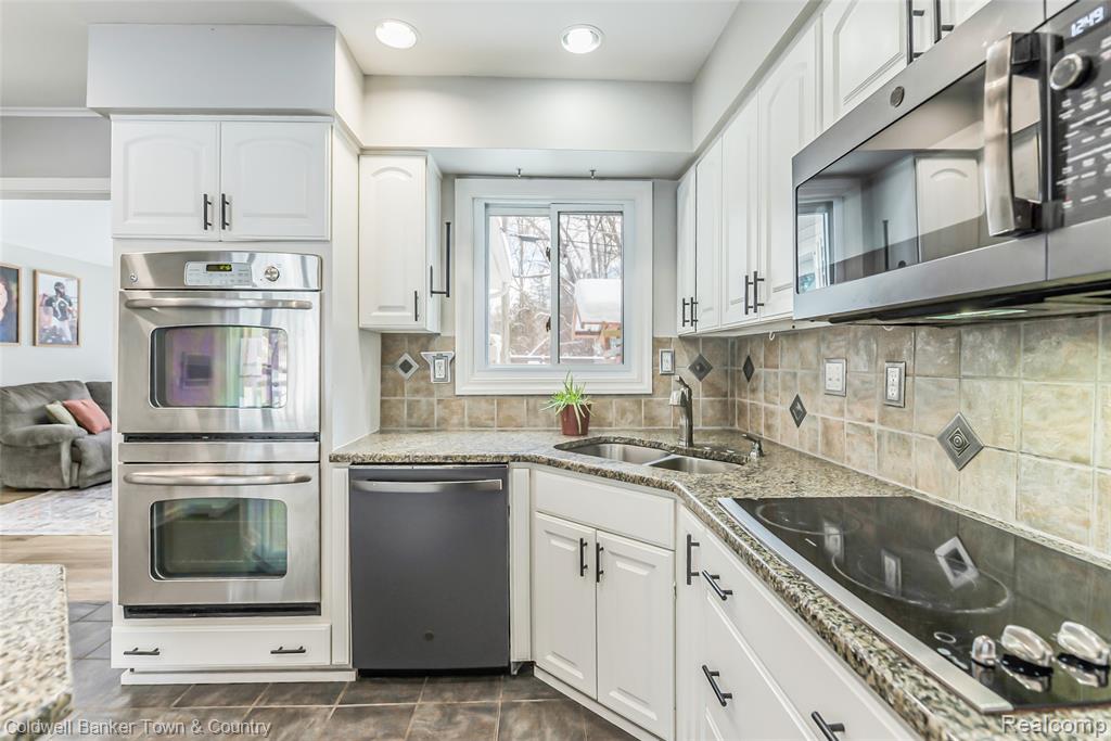 1420 Butler Boulevard, Howell, MI 48843 — Photo 14