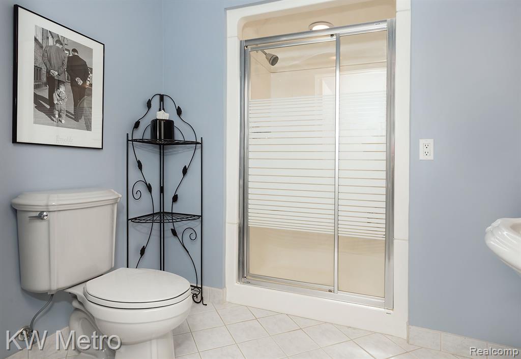 685 TRINWAY Drive, Troy, MI 48085 — Photo 43