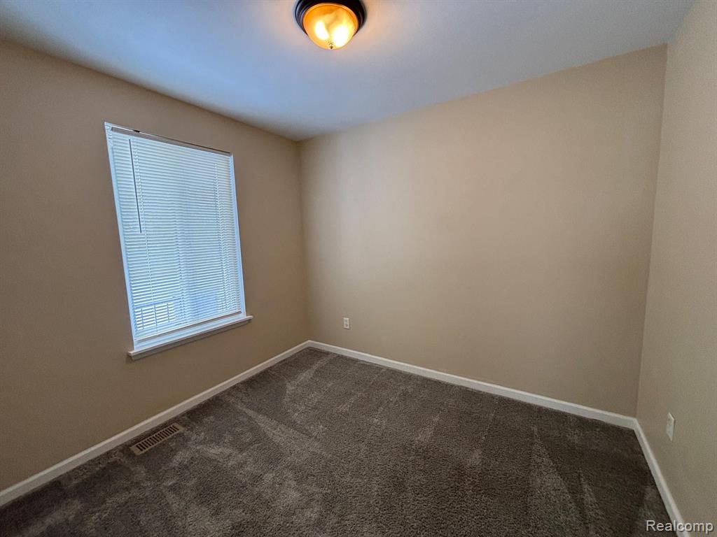 7591 PAIGE Avenue, Warren, MI 48091 — Photo 8