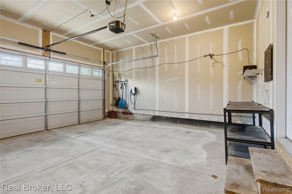 26978 Maxwell Court, Novi, MI — Photo 36
