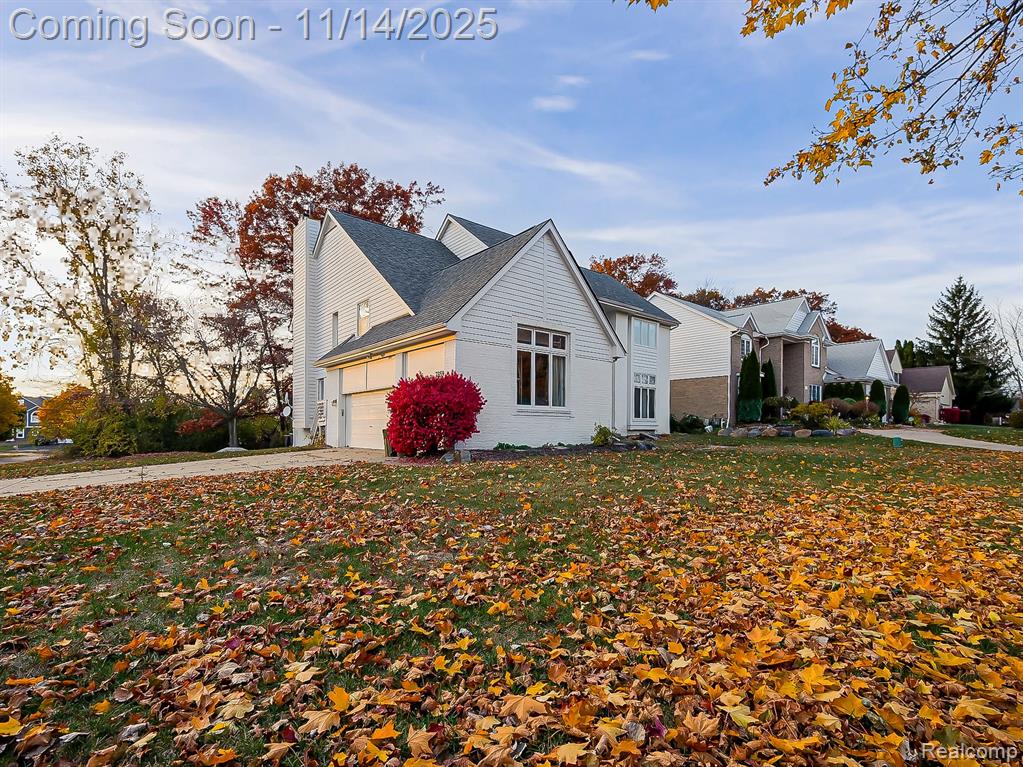 7359 Woodlore Drive, West Bloomfield, MI 48323 — Photo 42