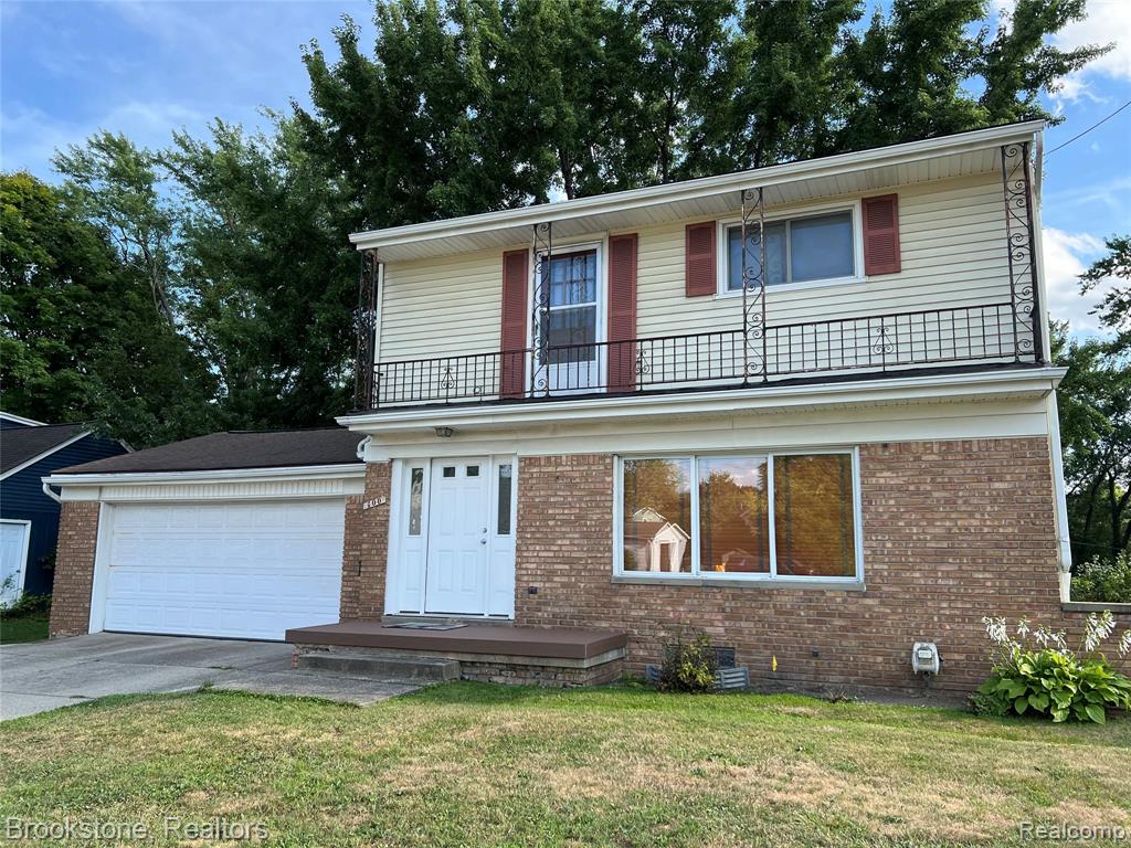 400 E Flint Street, Lake Orion, MI 48362 — front exterior