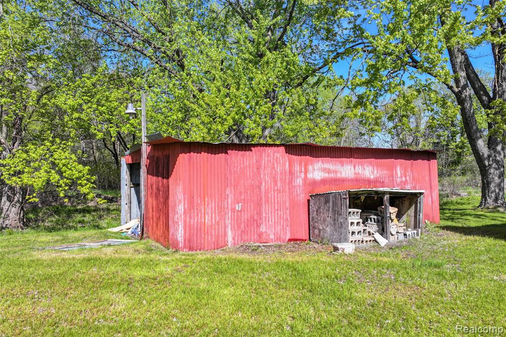 11472 E Lippincott Boulevard, Davison, MI 48423 — Photo 46