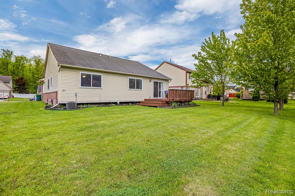 43250 DANIEL Drive, Van Buren, MI 48111 — Photo 25