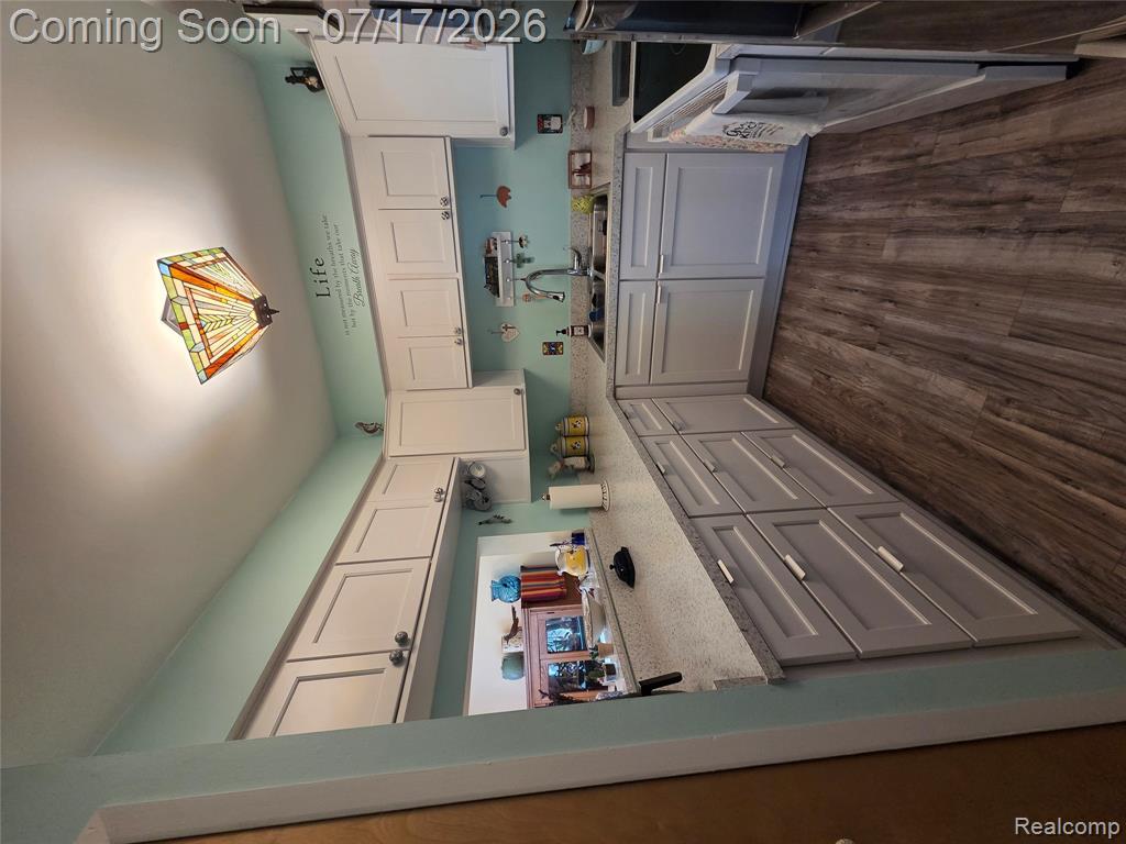 902 Saybrook Drive, Waterford, MI 48327 — Photo 6