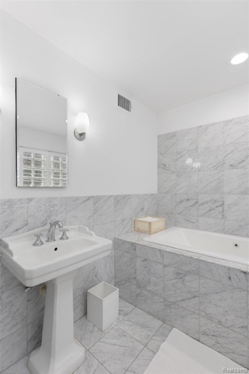6183 Lantern Lane, Bloomfield Hills, MI 48301 — Photo 28