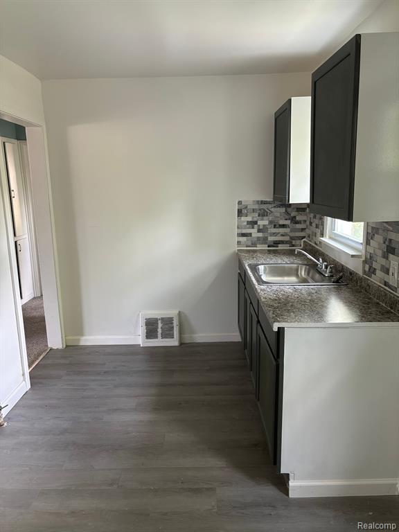 8210 ASBURY Park, Detroit, MI 48228 — Photo 12