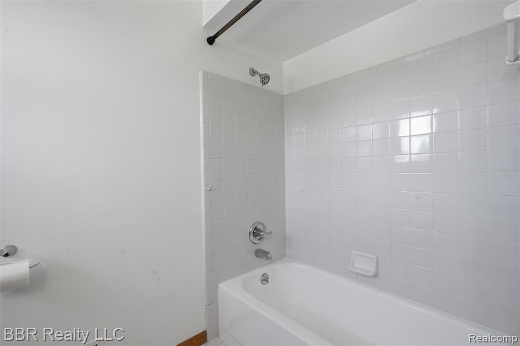 24883 Curtis Drive, Flat Rock, MI 48134 — Photo 33