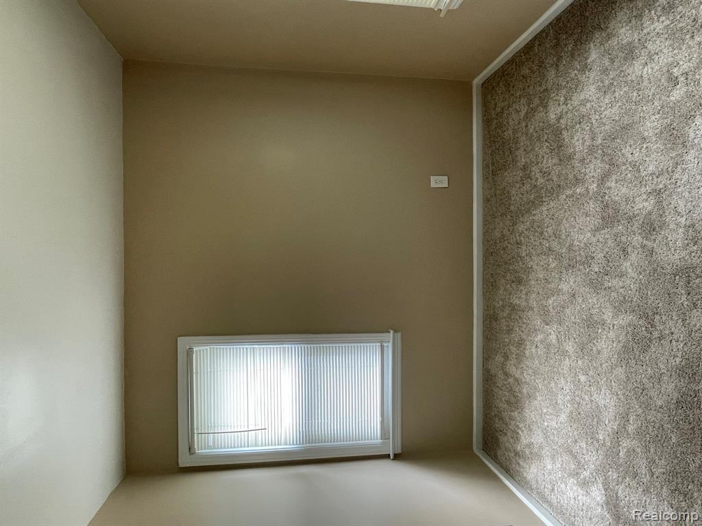 8203 Paige Avenue, Warren, MI 48089 — Photo 13