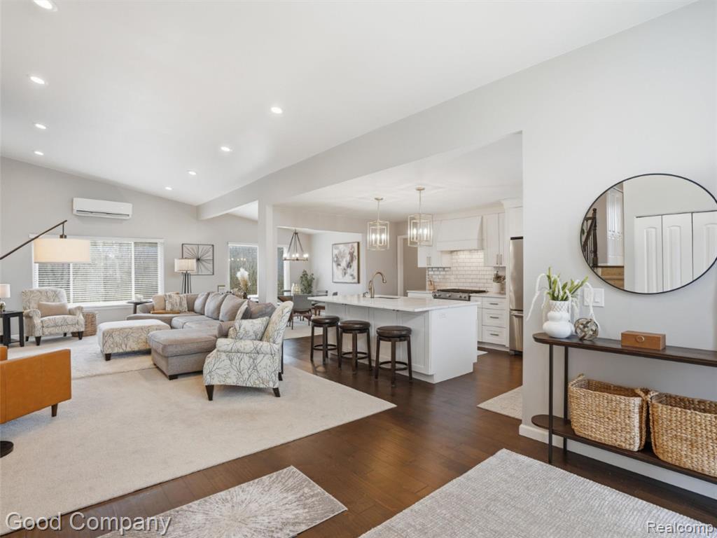 7371 Edinborough, West Bloomfield, MI — Photo 8