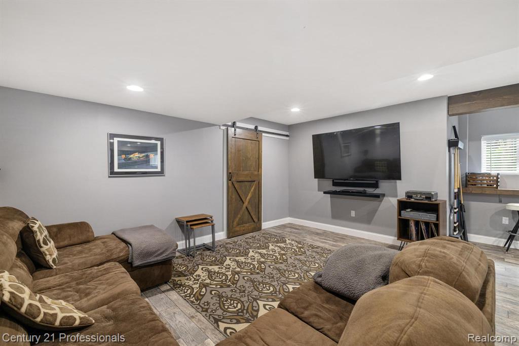 9754 Windsor Lane, Clarkston, MI 48348 — Photo 51