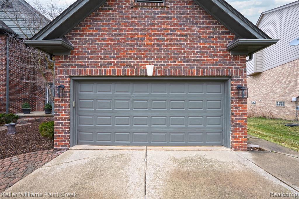 247 Glenmoor Drive S, Rochester, MI 48307 — Photo 5