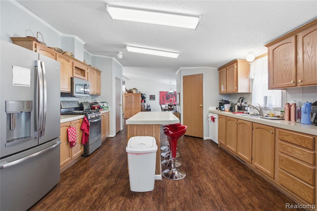 9857 Rembrandt Way, Fenton, MI 48430 — Photo 10