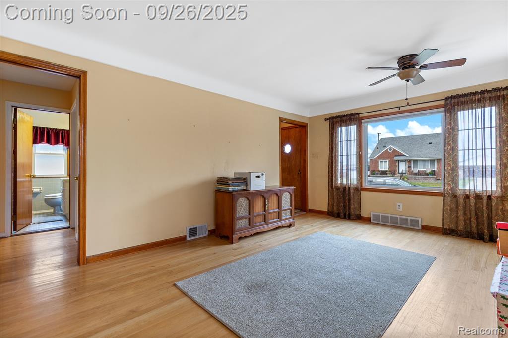 7290 Helen, Center Line, MI 48015 — Photo 3