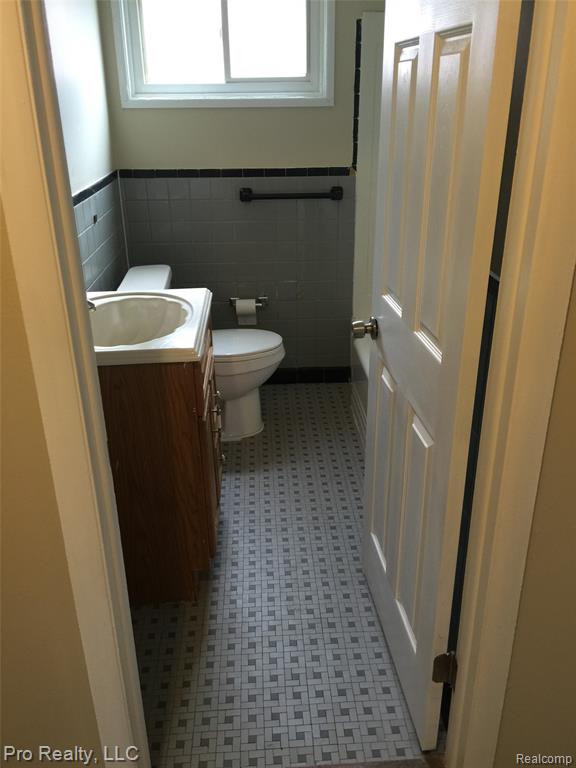 724 Clair Street, Inkster, MI 48141 — Photo 8