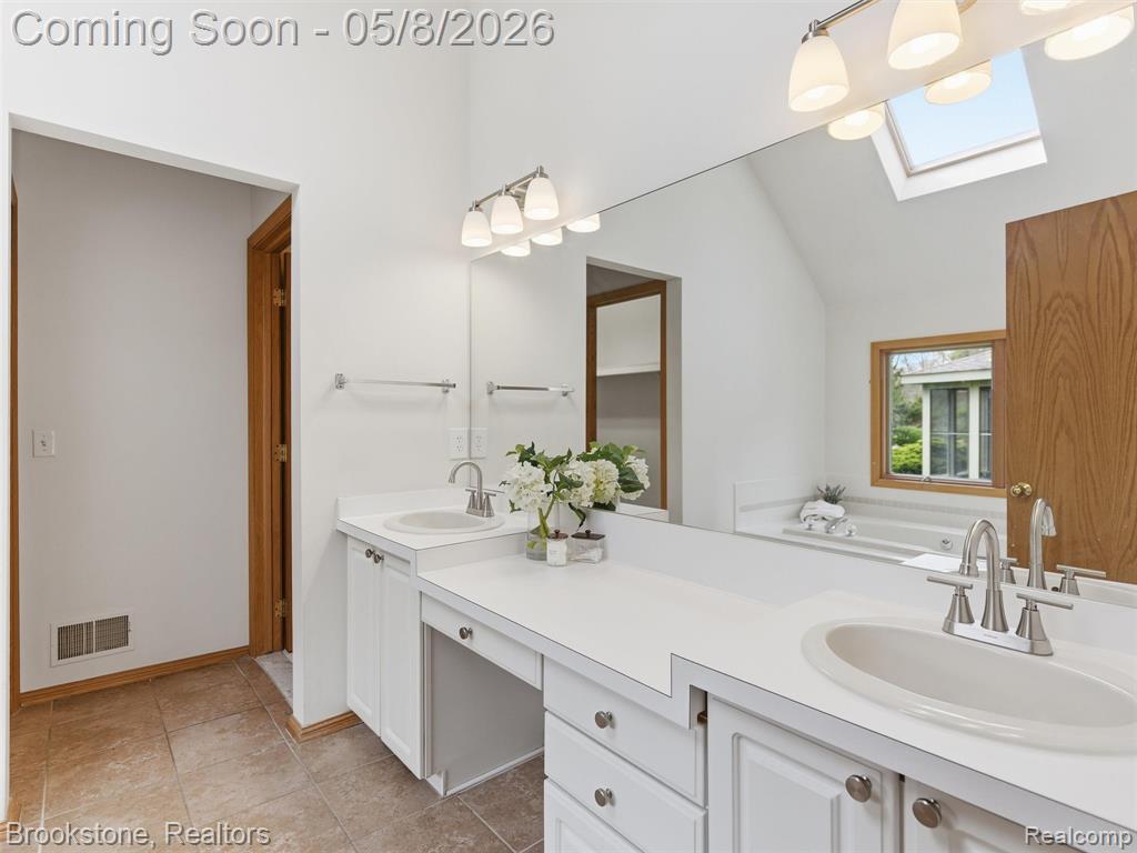 6512 White Lake Road, Clarkston, MI — Photo 31