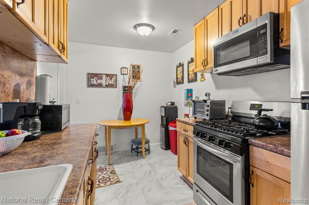 38068 SHERWOOD Street, Westland, MI — Photo 13