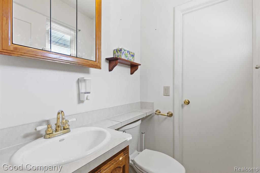 48164 MALLARD Drive, Chesterfield, MI 48047 — Photo 13