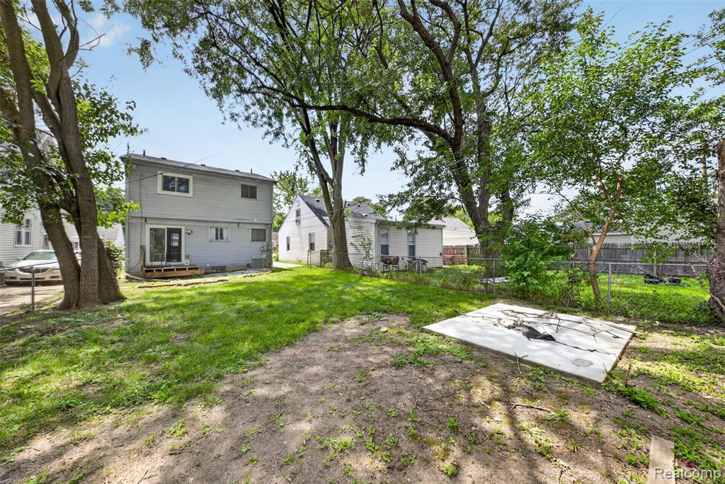 20471 Hollywood Street, Harper Woods, MI 48225 — Photo 47