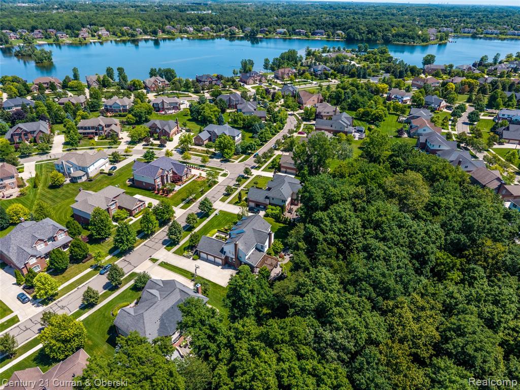 50693 Chesapeake Drive, Novi, MI — Photo 15