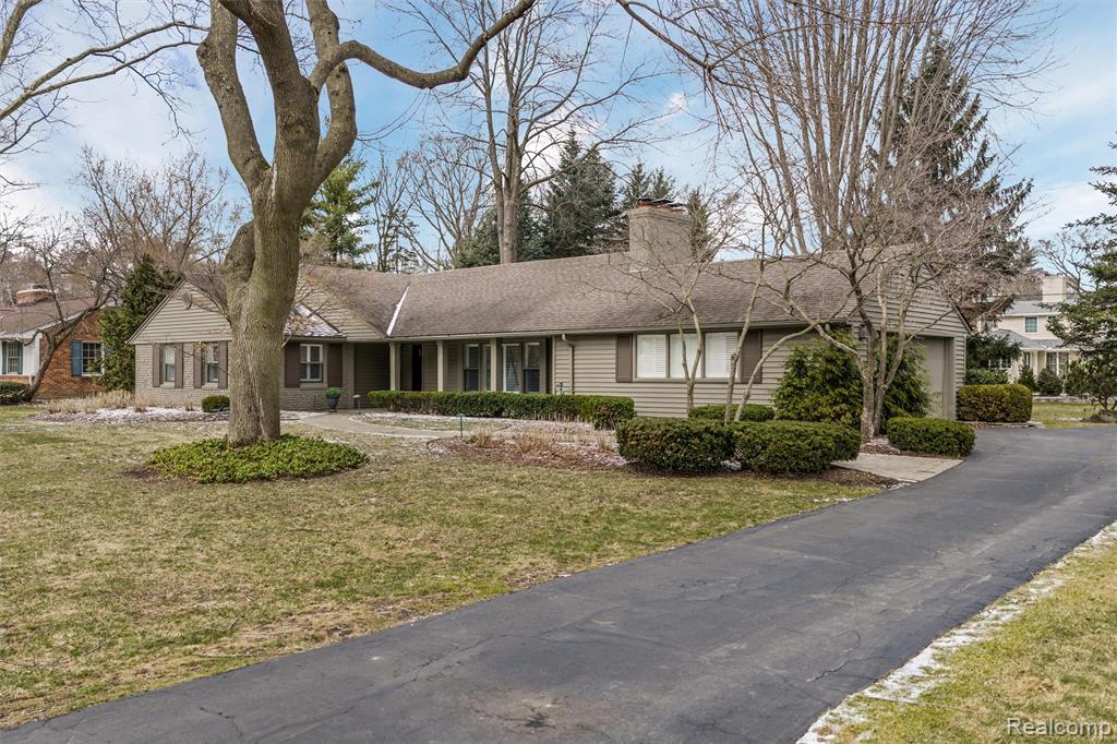 6183 Lantern Lane, Bloomfield Hills, MI 48301 — Photo 46