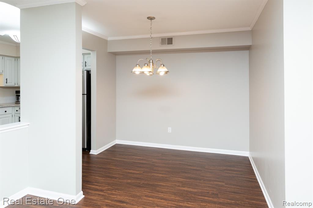 233 PINEWOOD Circle, Plymouth, MI 48170 — Photo 9