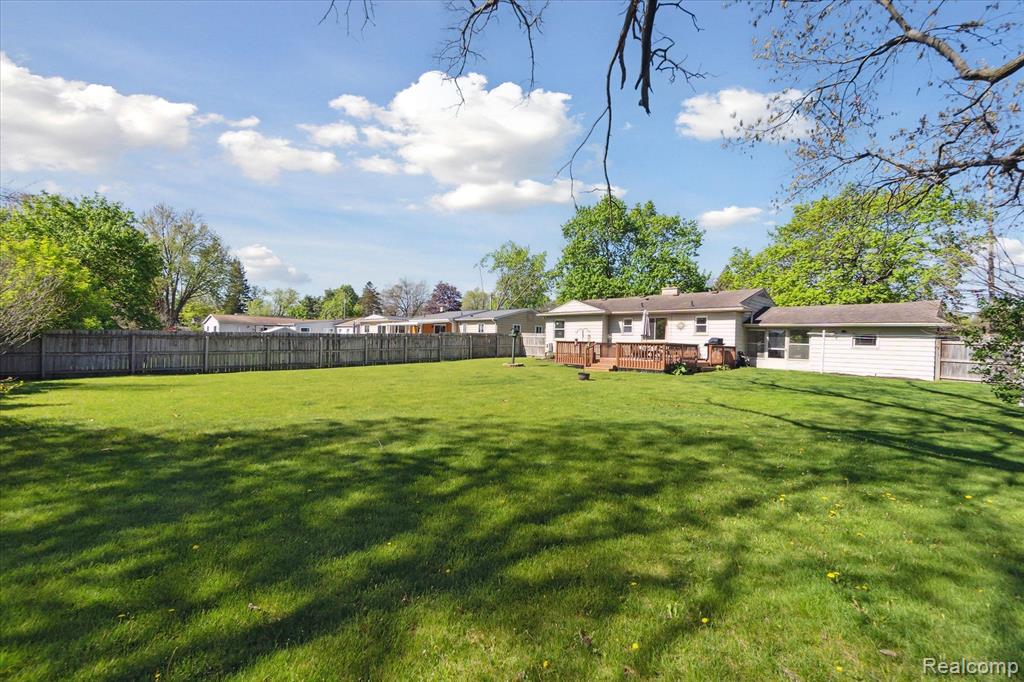 528 JAMES CONNIS Drive, Flushing, MI 48433 — Photo 38