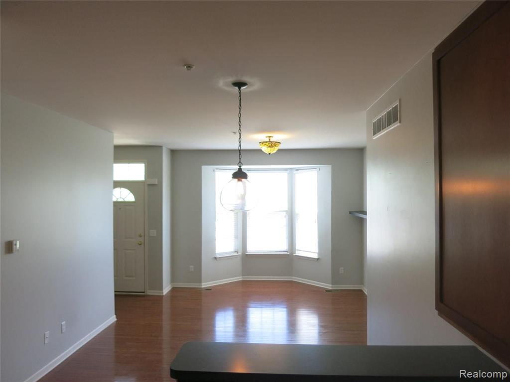 685 SUMMERFIELD Drive, Westland, MI — Photo 12
