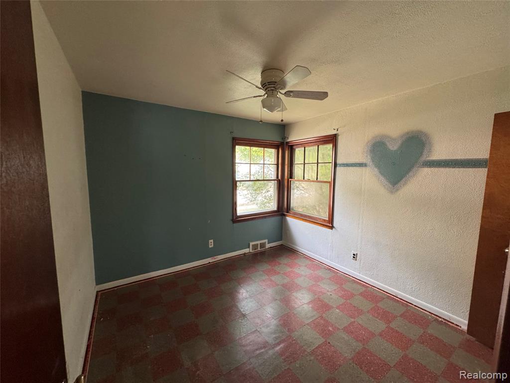 79 W Rowland Avenue, Madison Heights, MI 48071 — Photo 9