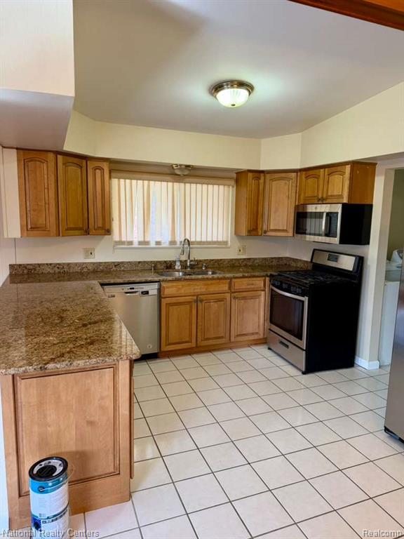 5739 Willow Creek Drive, Canton, MI 48187 — Photo 5