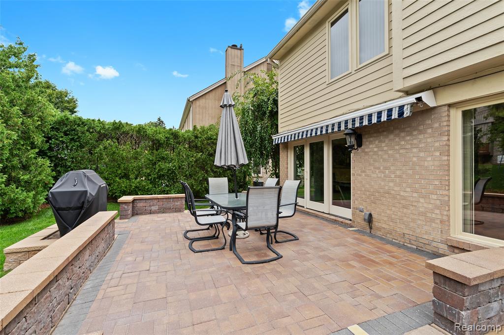 6034 Beachwood Drive, West Bloomfield, MI 48324 — Photo 40
